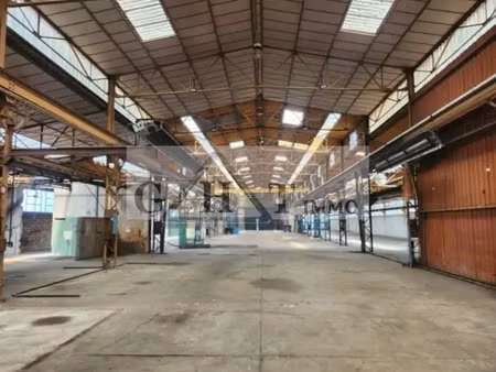 vente entrepôt 3 799 m²