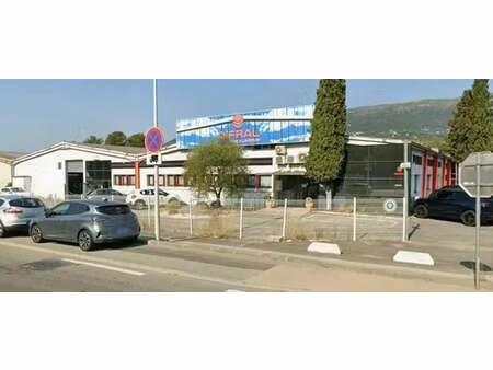 vente local d’activités carros 06510 1700m²