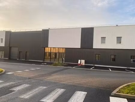 vente local d'activités 253 m²