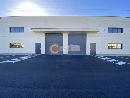 vente local d'activités 450 m²
