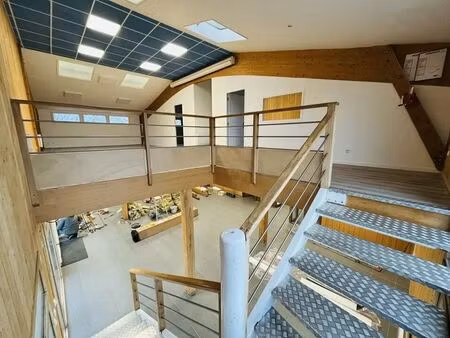 vente local d'activités 885 m²