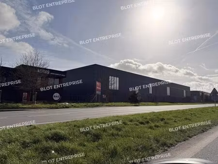 vente local d'activités 3 190 m²