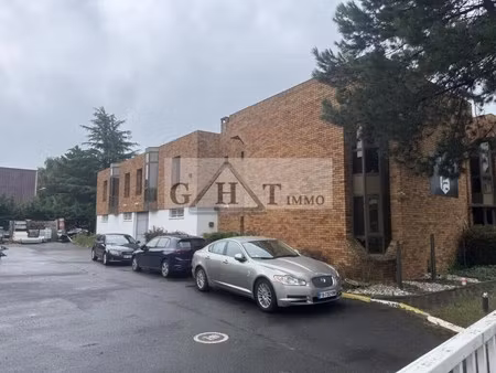 vente entrepôt 730 m²