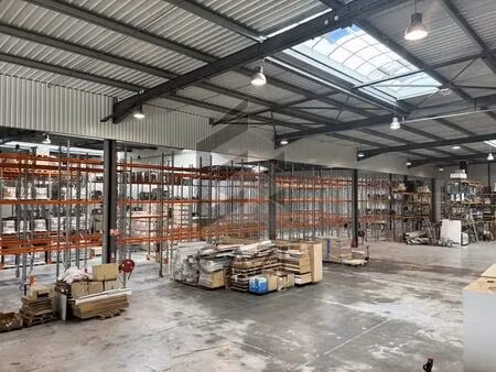 vente local d'activités 4 880 m²
