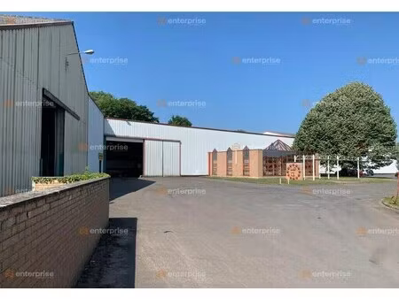 vente local d'activités 8 000 m²