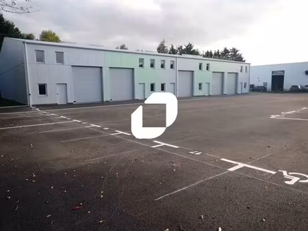 vente local d'activités 200 m² à 625 m²