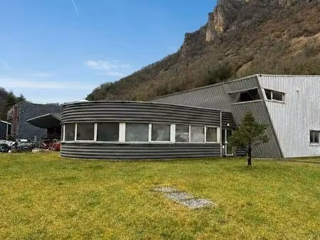 vente entrepôt 1 074 m²