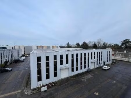 vente local d'activités 1 150 m²