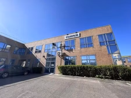 vente local d’activités montigny le bretonneux 78180 808m²