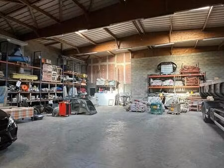 vente local d'activités 1 310 m²