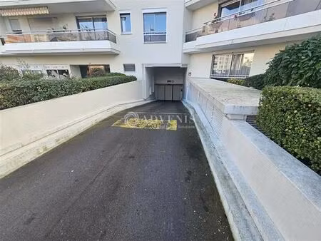 vente local d'activités 25 m² à 160 m²