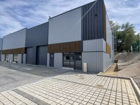 vente local d'activités 179 m²