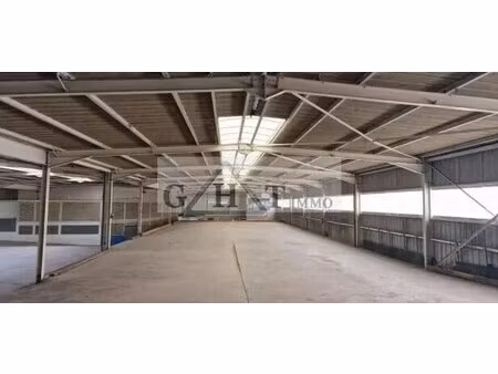 vente entrepôt 2 205 m²