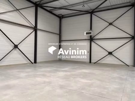 vente entrepôt 334 m²