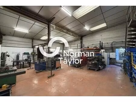 vente entrepôt 790 m²