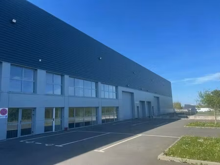 vente entrepôt 3 210 m²