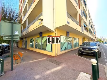 vente local d'activités 147 m²
