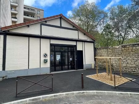 vente local d'activités 152 m²