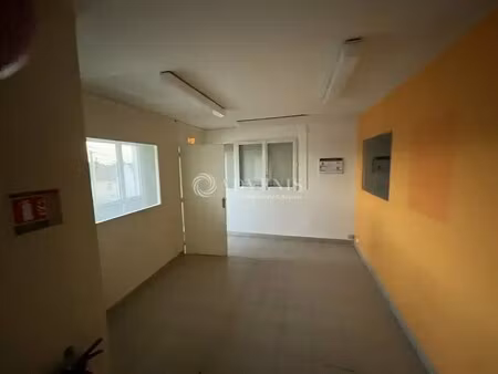 vente local d’activités le mesnil saint denis 78320 530m²