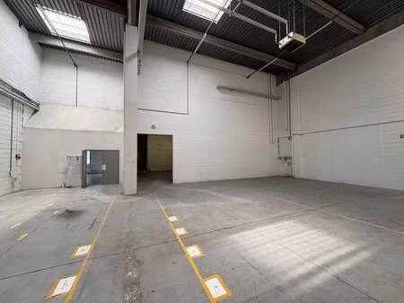 vente bureaux 23 m² à 7 613 m²