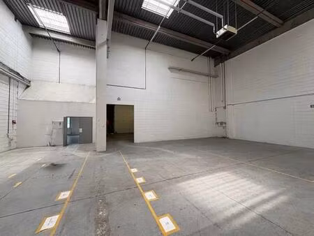 vente local d'activités 23 m² à 7 861 m²