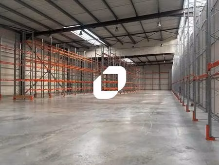 vente entrepôt 4 886 m²