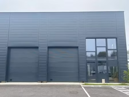 vente entrepôt 359 m²