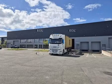 vente entrepôt 3 210 m²