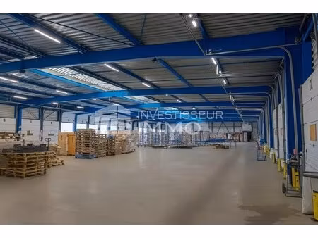 vente entrepôt 2 082 m²