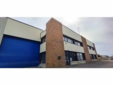 vente local d'activités 974 m²