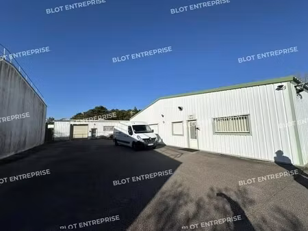 vente local d'activités 1 990 m²