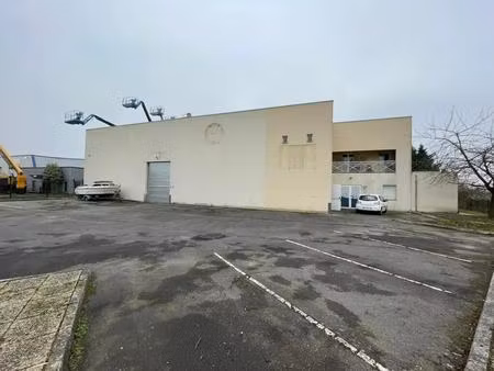 vente local d'activités 1 173 m²