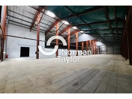 vente local d'activités 3 713 m²