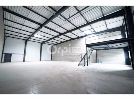 vente local d'activités 328 m²