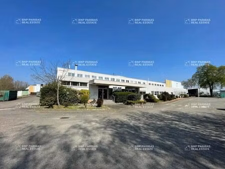 vente local d'activités 11 500 m²