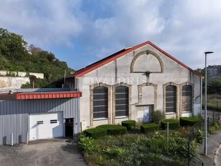 vente local d'activités 2 363 m²