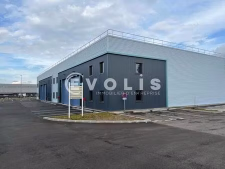 vente local d'activités 2 416 m²