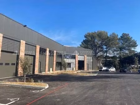 vente local d'activités 381 m²