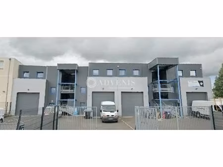 vente local d'activités 210 m²