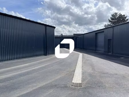 vente local d'activités 180 m² à 939 m²