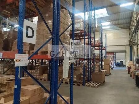 vente entrepôt 3 680 m²