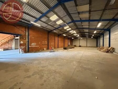 vente entrepôt 1 628 m²
