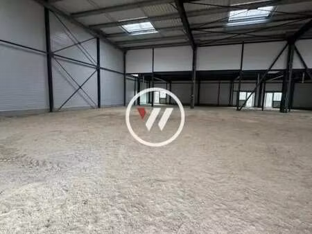 vente entrepôt 39 m² à 589 m²