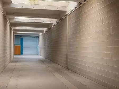 vente entrepôt 381 m²