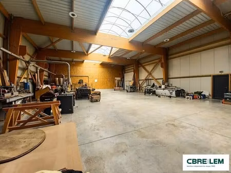 vente local d'activités 678 m²