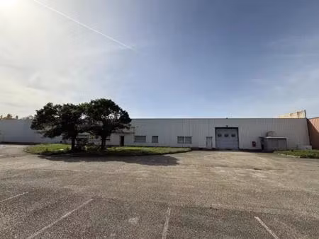 vente local d'activités 2 000 m²