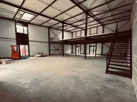 vente local d'activités 186 m²
