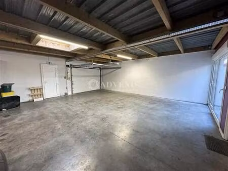 vente local d'activités 147 m²