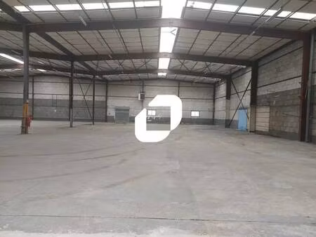 vente local d'activités 1 664 m²