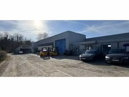 vente local d'activités 1 850 m²